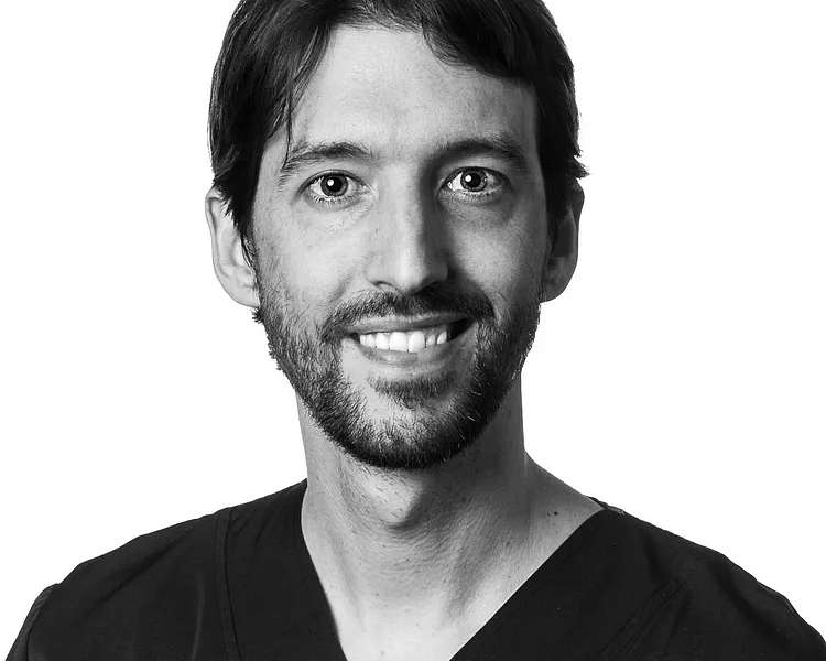 Dr. Karel Van Eeckhout